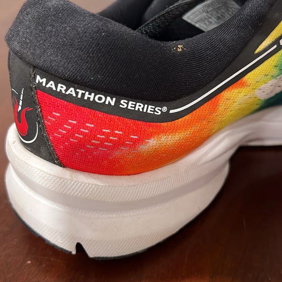 BROOKS LAUNCH 5 ROCK ‘N Roll MARATHON SERIES - Picture 6 of 7